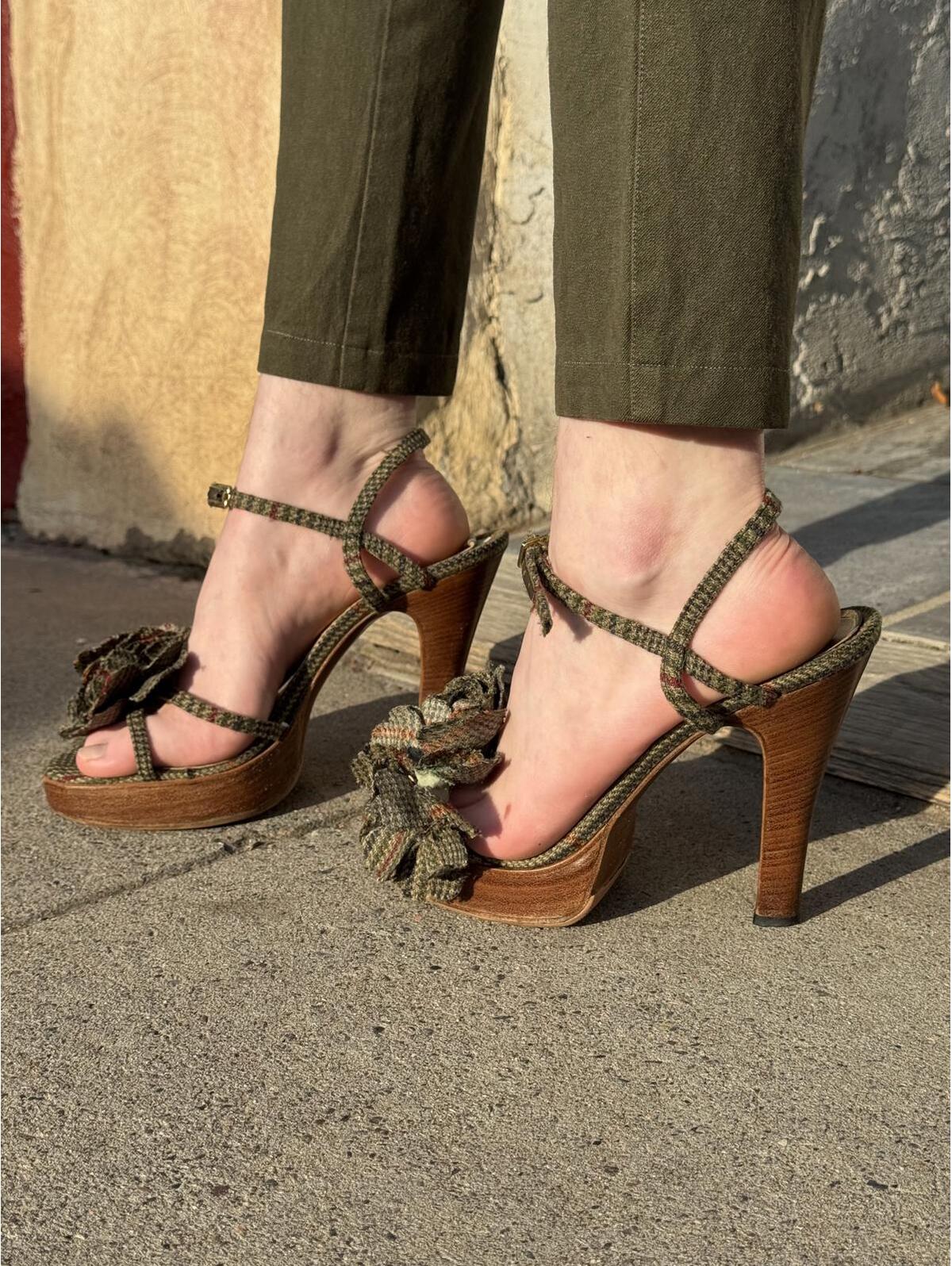 Dolce & Gabbana Tweed Leather Flower Heels Size 38/7.5